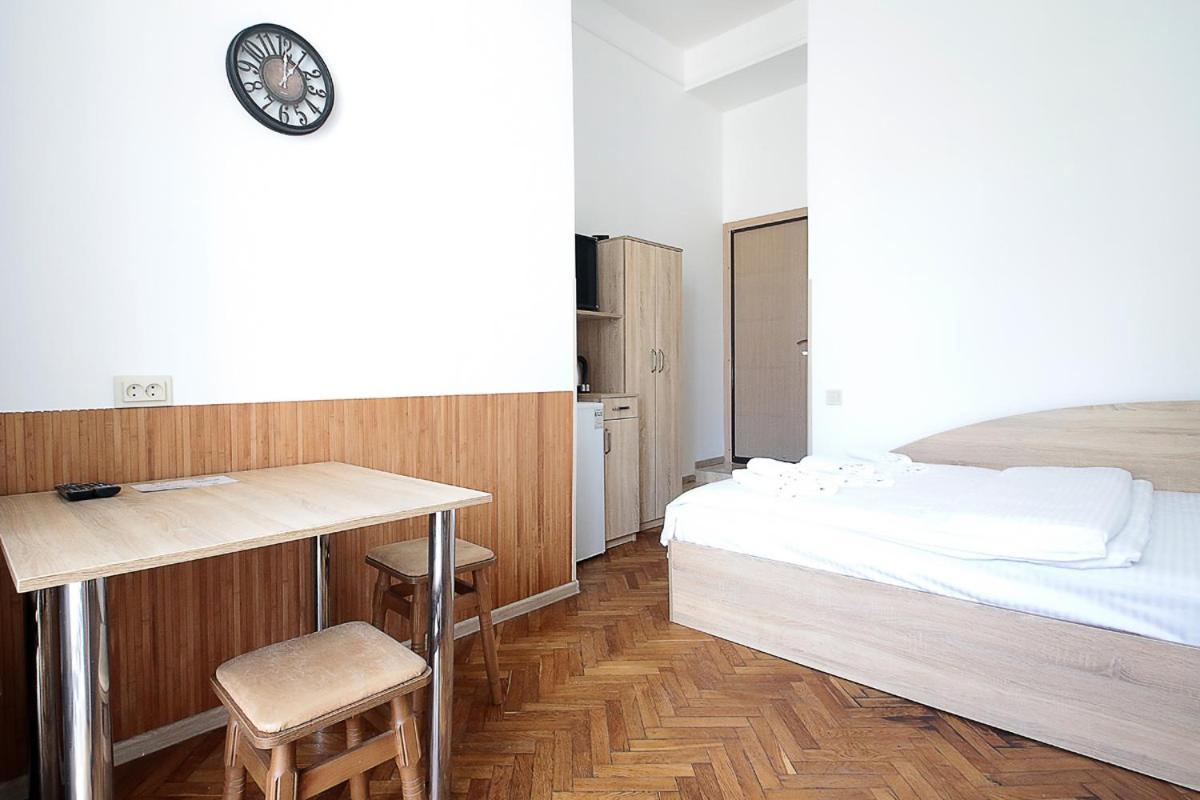 Buk Apartments On Doroshenka 29 Lemberg Exterior foto